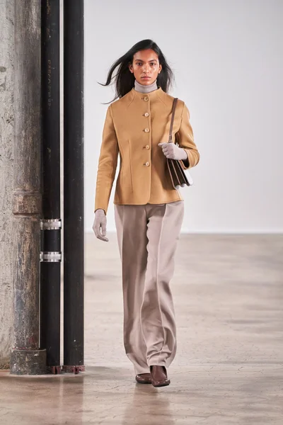Look 23